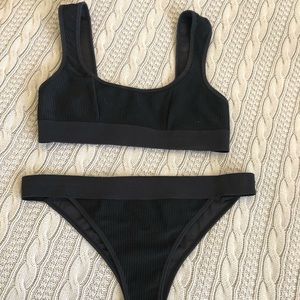 Frankie’s Bikini ‘DREW’ TOP